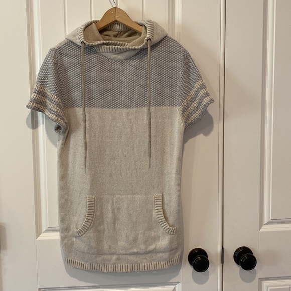 Short sleeve hooded comfy pullover - Picture 5 of 9